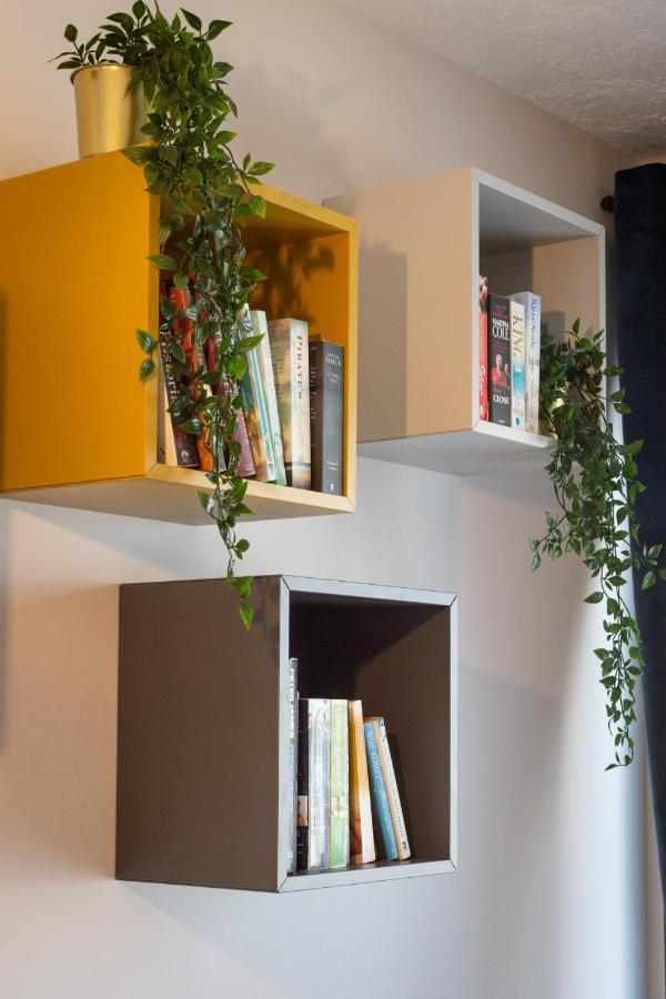 Light House - Seafront Cosy Studio With Library Paphos Buitenkant foto