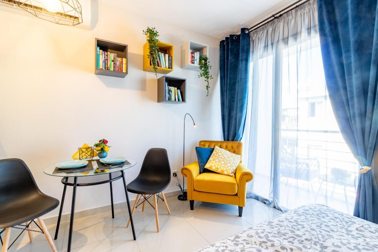 Light House - Seafront Cosy Studio With Library Paphos Buitenkant foto